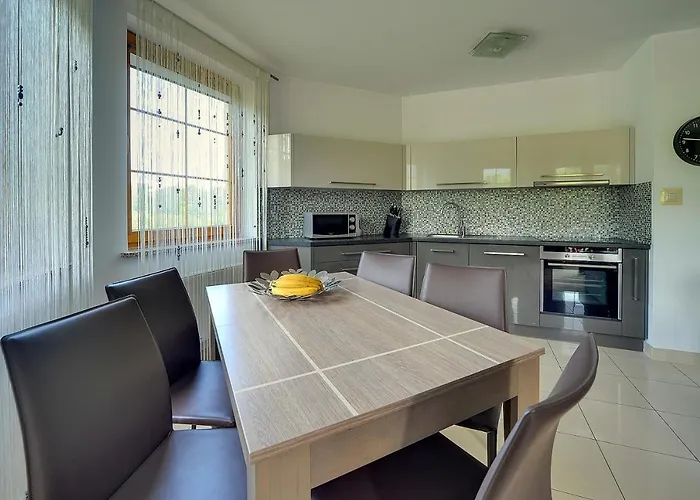 Nowoczesne Sun Seasons 24 W Karpaczu Z Parkingiem By Renters Daire